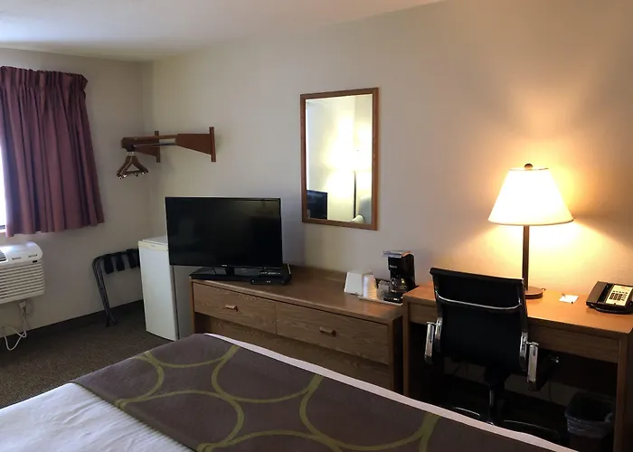 Super 8 By Wyndham Salmon Arm