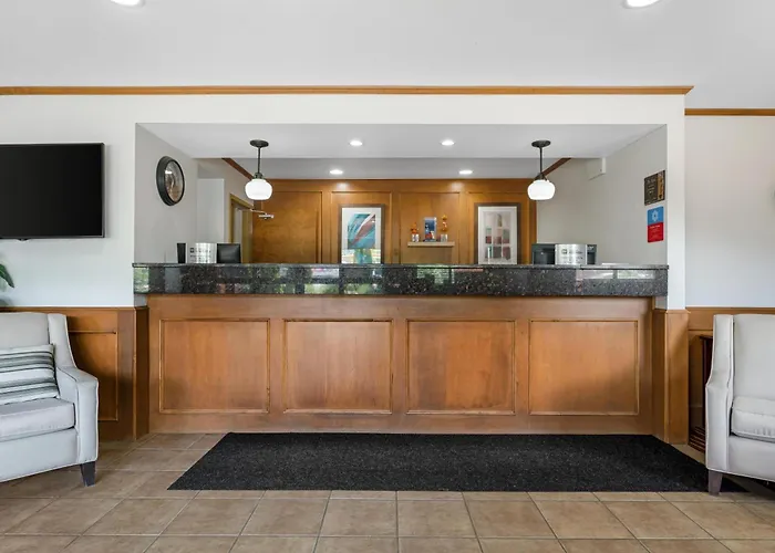 Surestay Plus Hotel By Best Western Salmon Arm